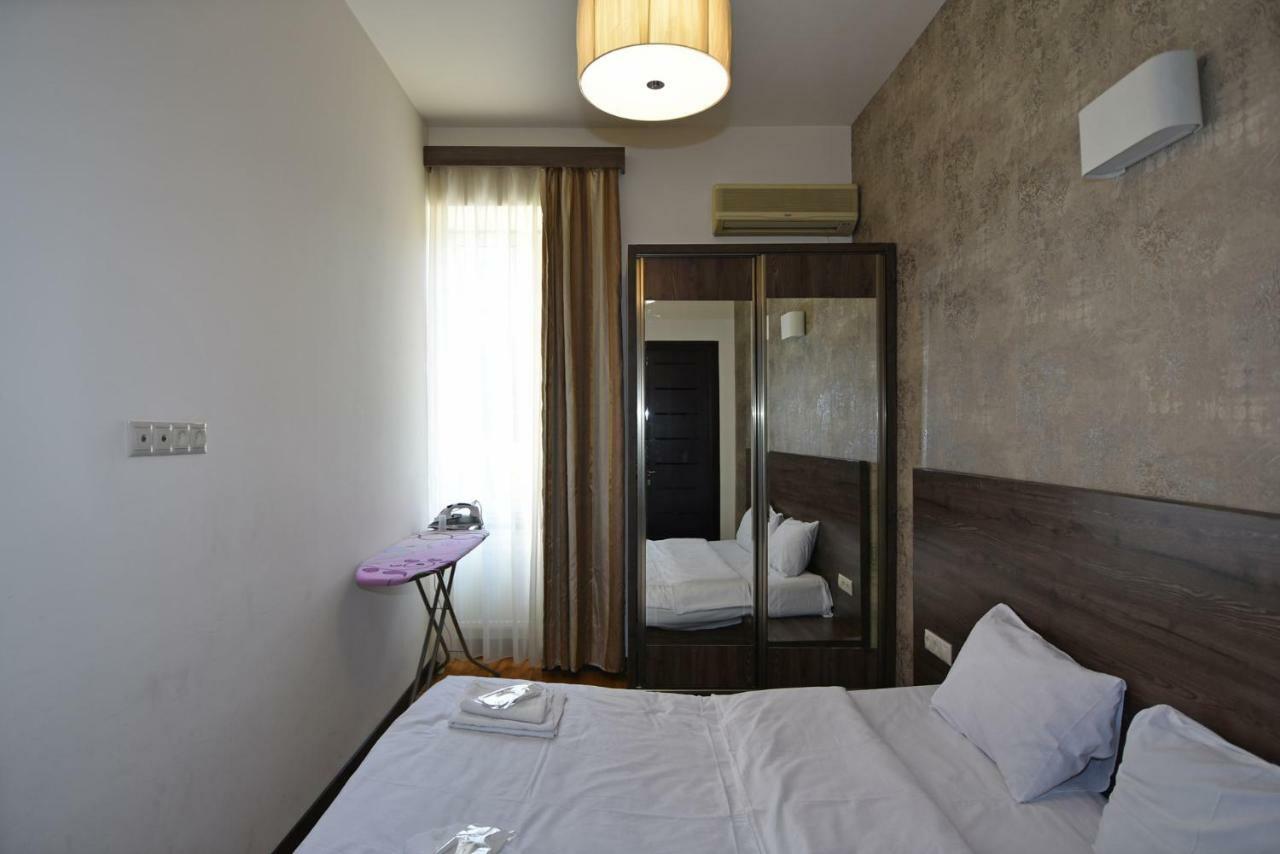 Rent Inn Yerevan On Sakharov Square Dış mekan fotoğraf